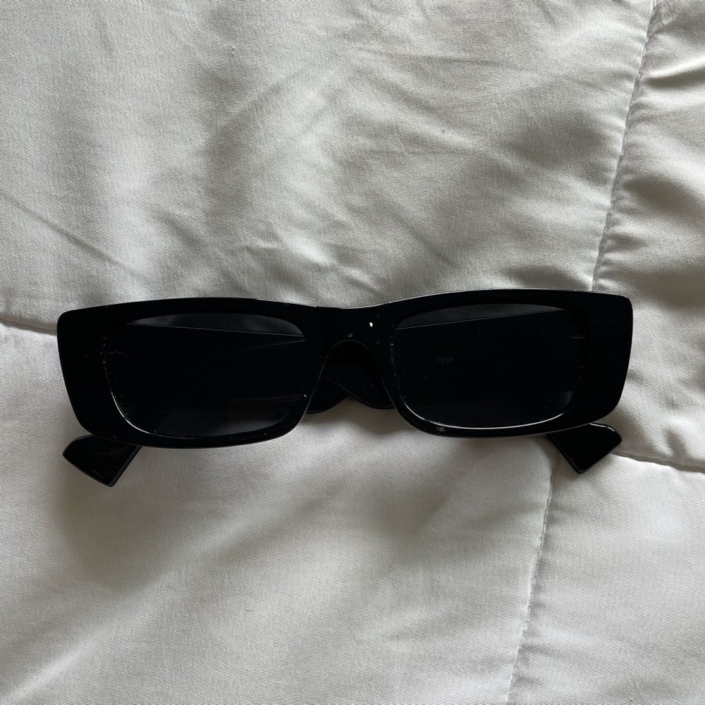black sunglasses